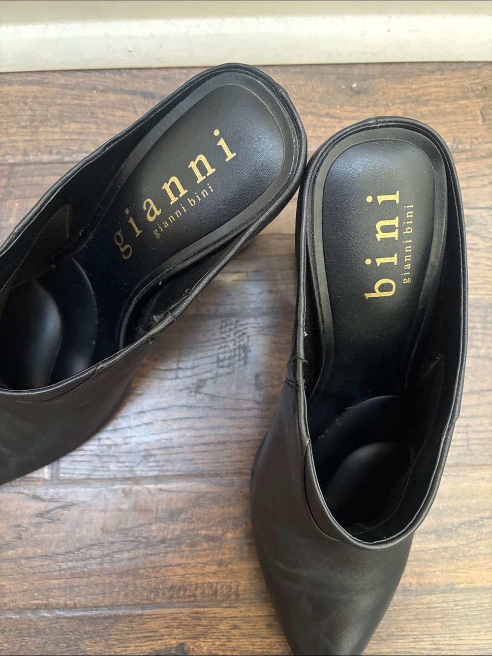 Gianni Bini Black Pointed Leather Mule with Sculpted Gold Heel - Picture 4 of 8